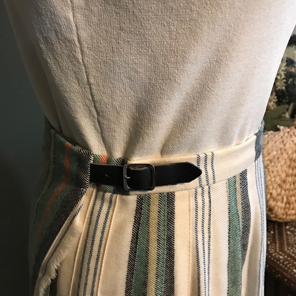 100% Wool Made in Scotland Pleated Plaid Skirt - Picture 3 of 8